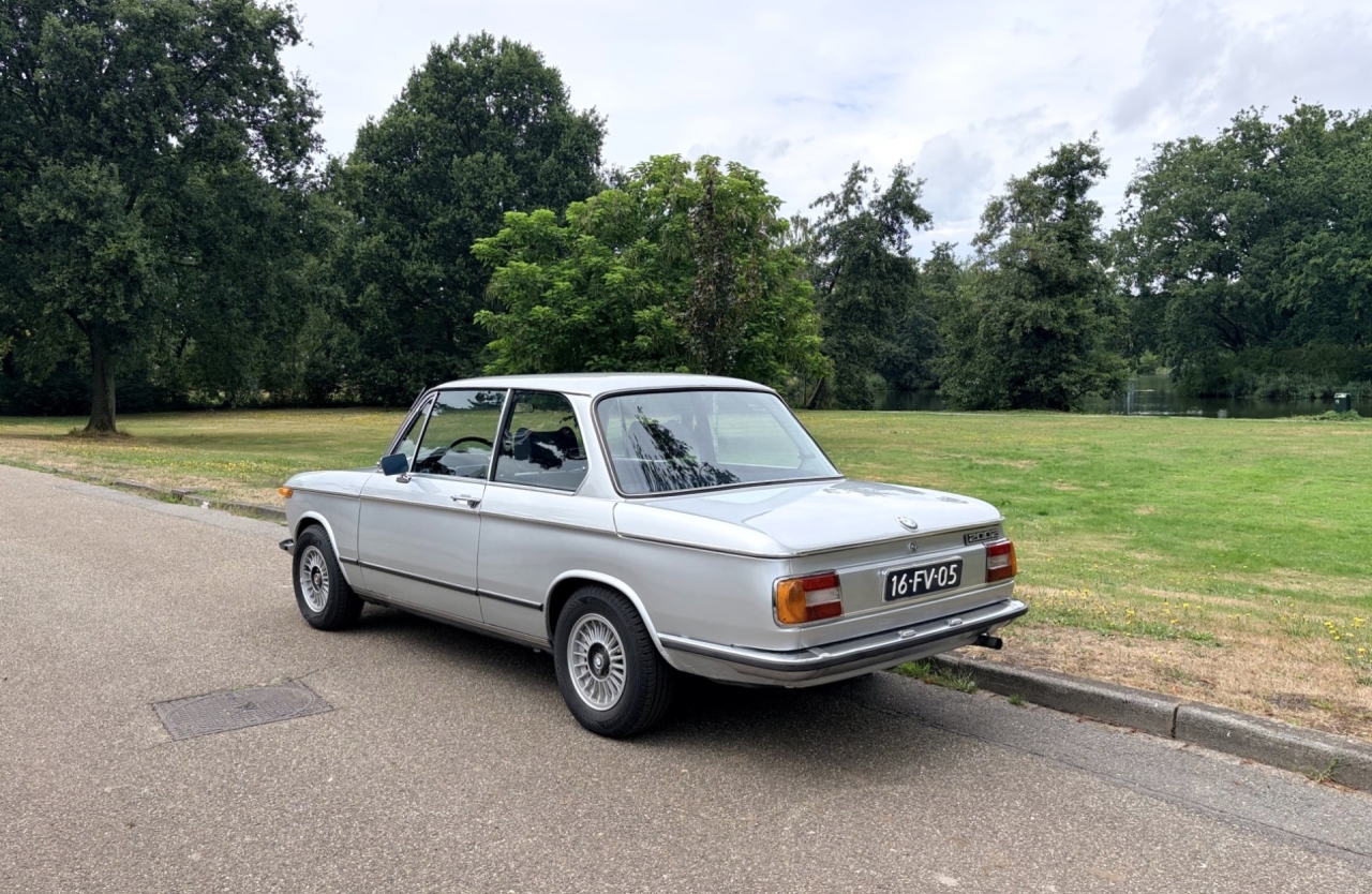 A stunning and very original BMW 2002 “Luxus” 22 years 1 owner.