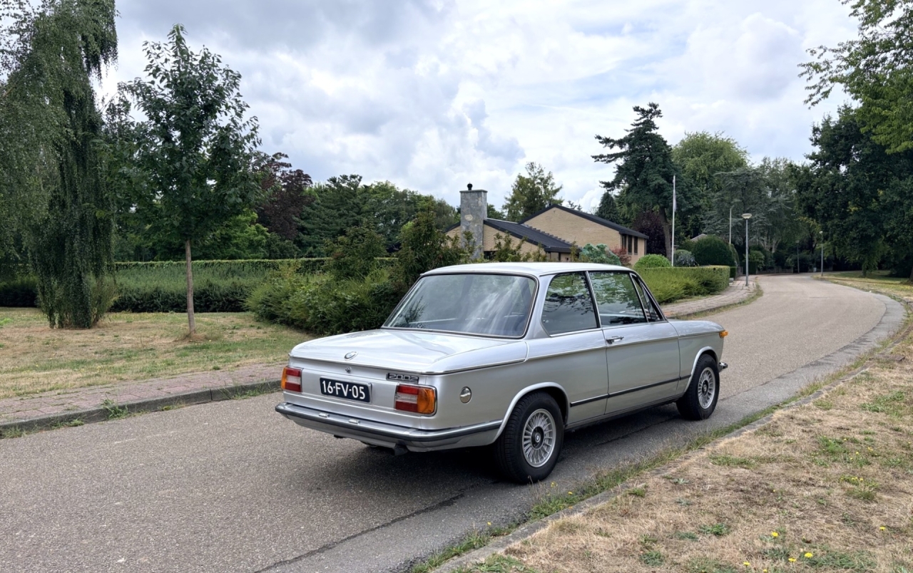 A stunning and very original BMW 2002 “Luxus” 22 years 1 owner.