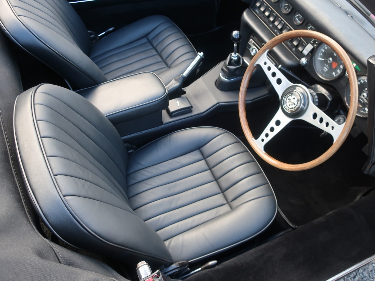 1969 Jaguar E Type S2 Roadster