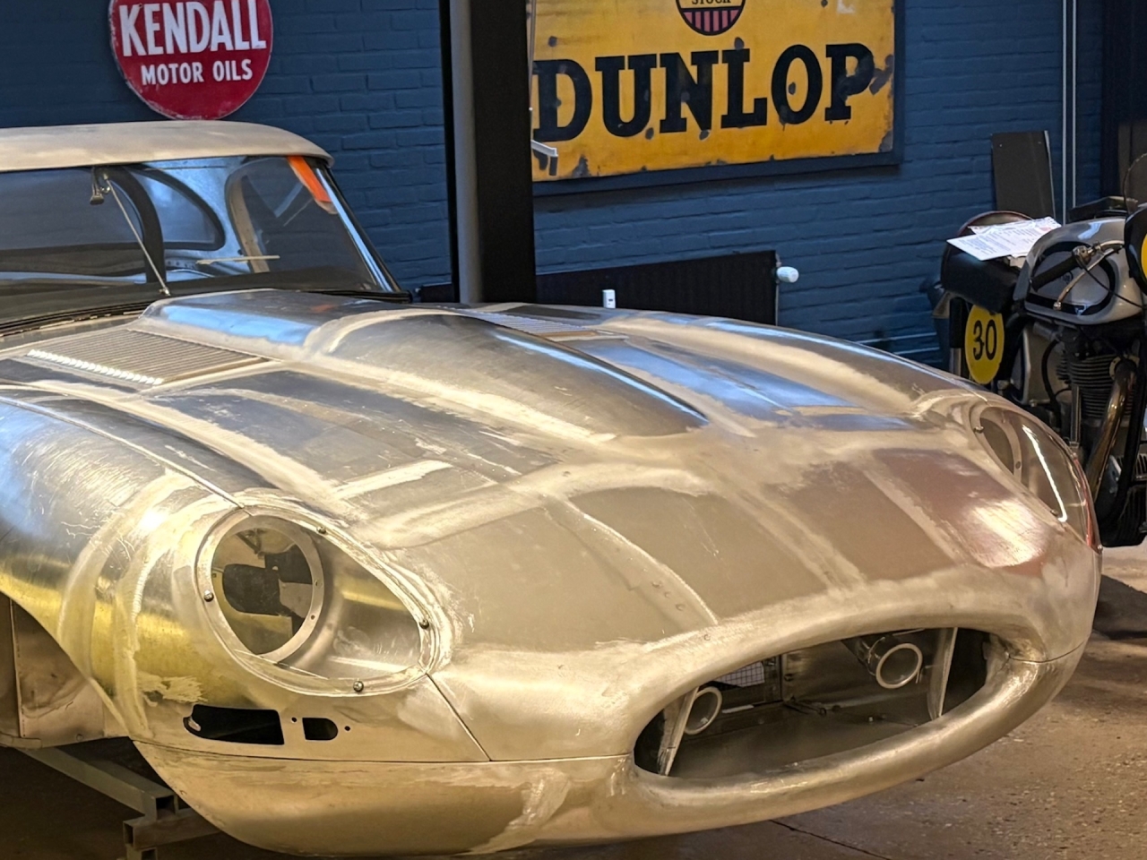 Unique Jaguar E-type Lightweight Project