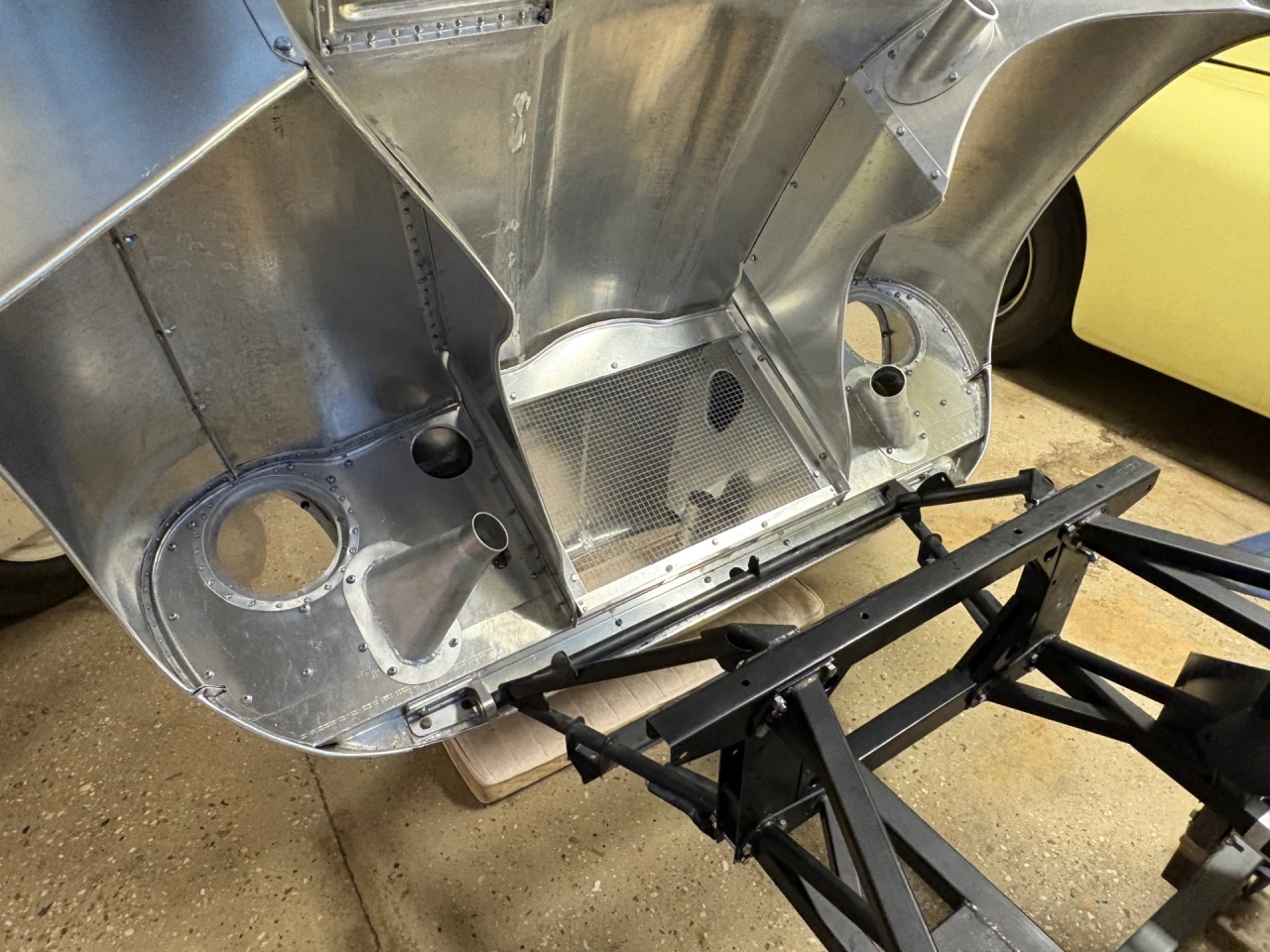 Unique Jaguar E-type Lightweight Project