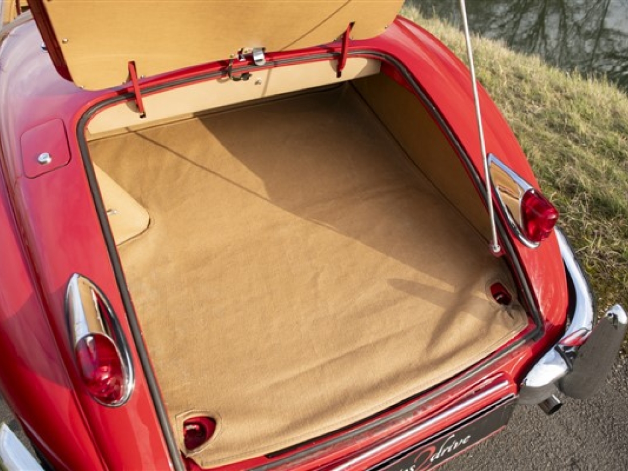 1955 Jaguar XK140 SE Roadster (LHD)