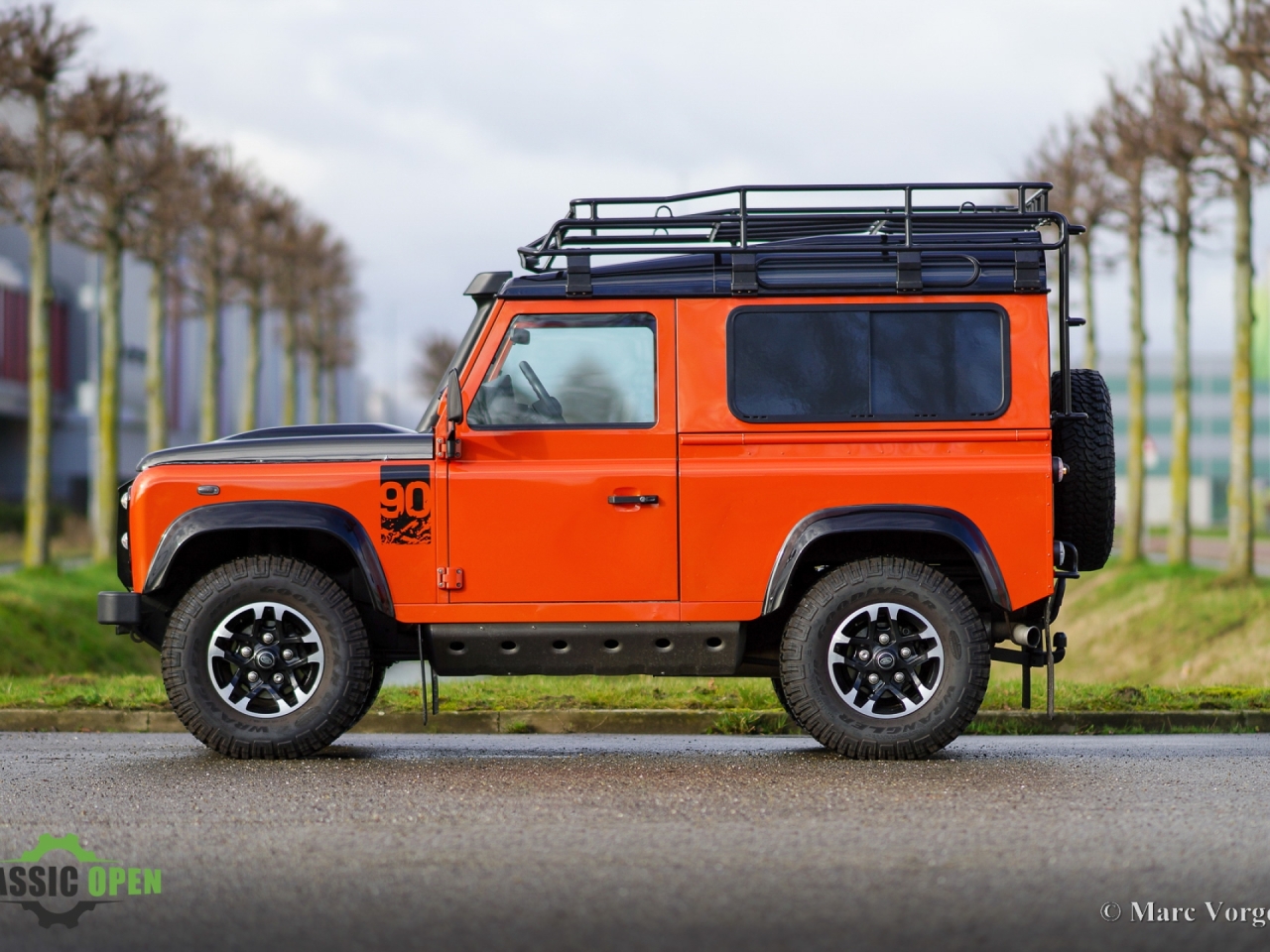 Land Rover Defender Adventure Edition