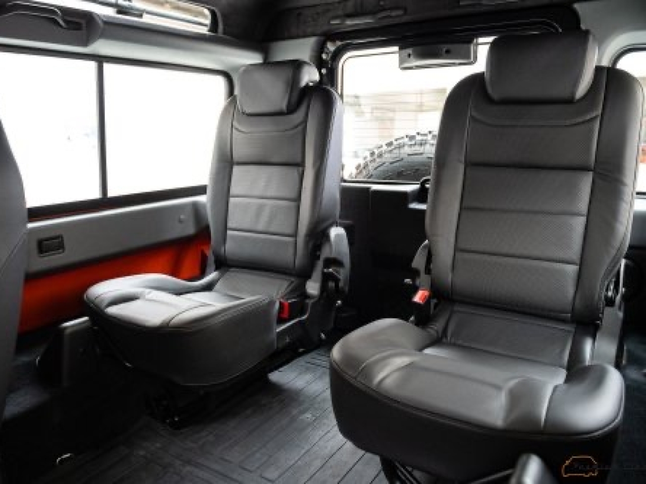 Land Rover Defender Adventure Edition