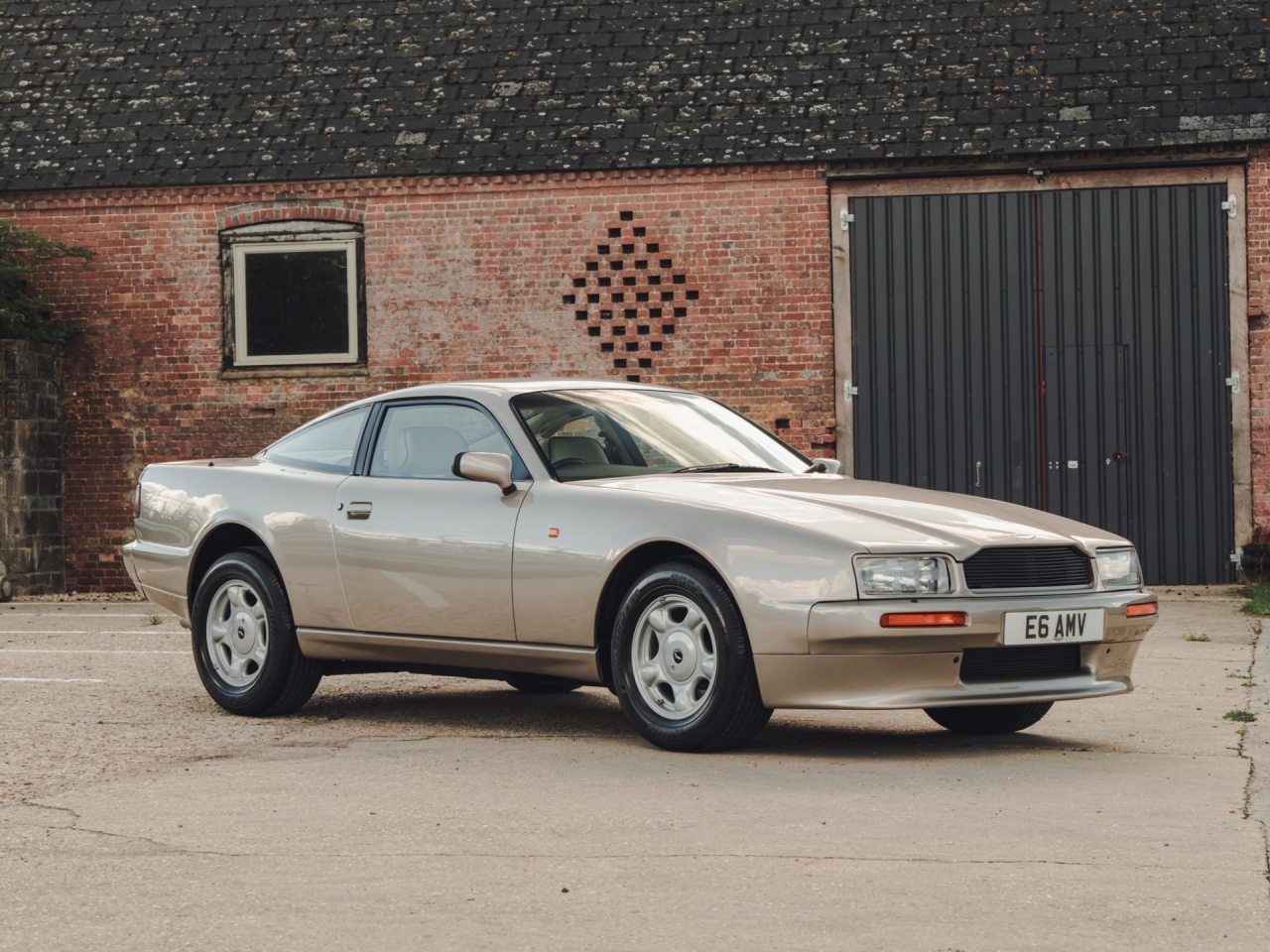 Aston Martin Virage
