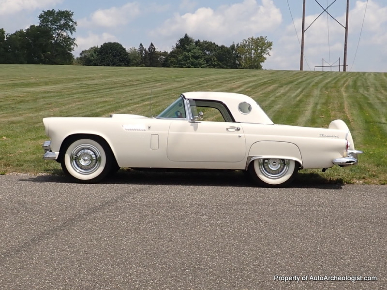 1956 Ford T-Bird/Thunderbird - America Graffiti