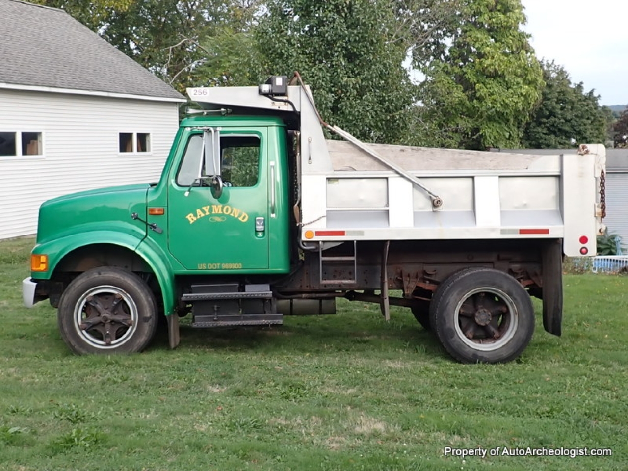 1993 International 4600 Dump Truck w/snow plow and sander