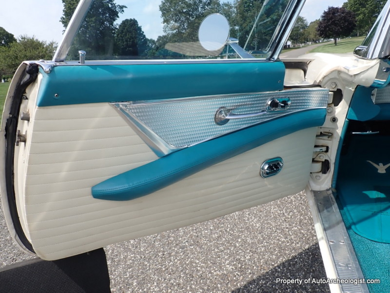 1956 Ford T-Bird/Thunderbird - America Graffiti