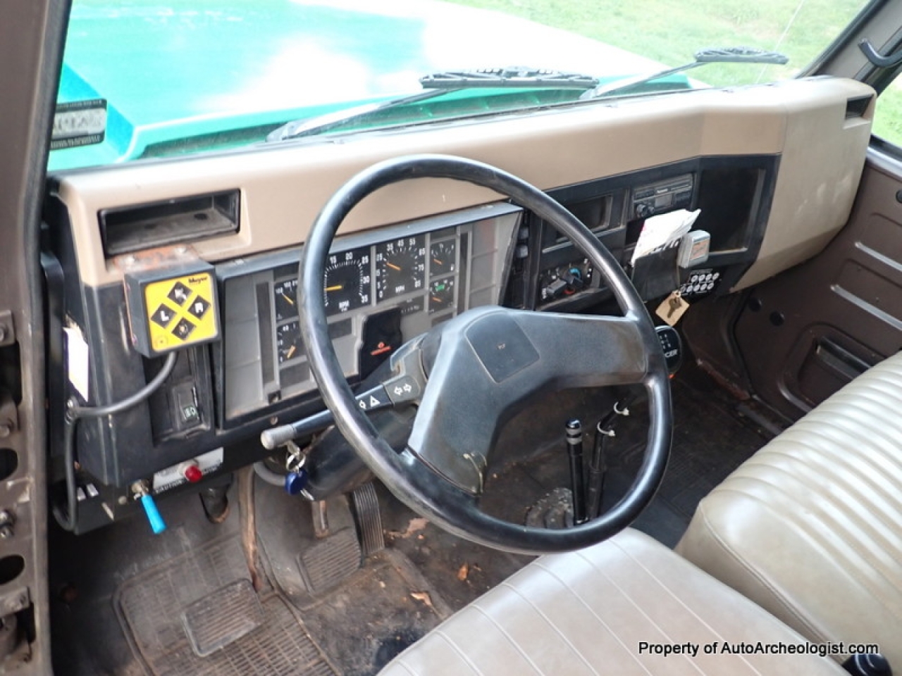 1993 International 4600 Dump Truck w/snow plow and sander