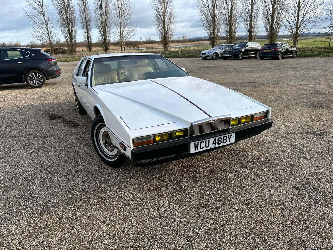 Aston Martin V8 Lagonda