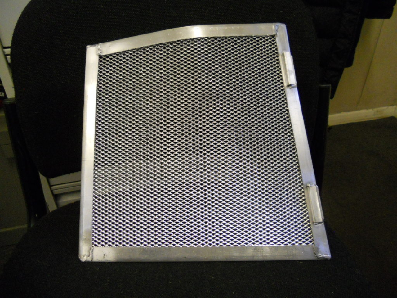 Aston Martin Nearside Wheel Arch Mesh Panel for DB5/6 (LH) [Part No. RC074A]