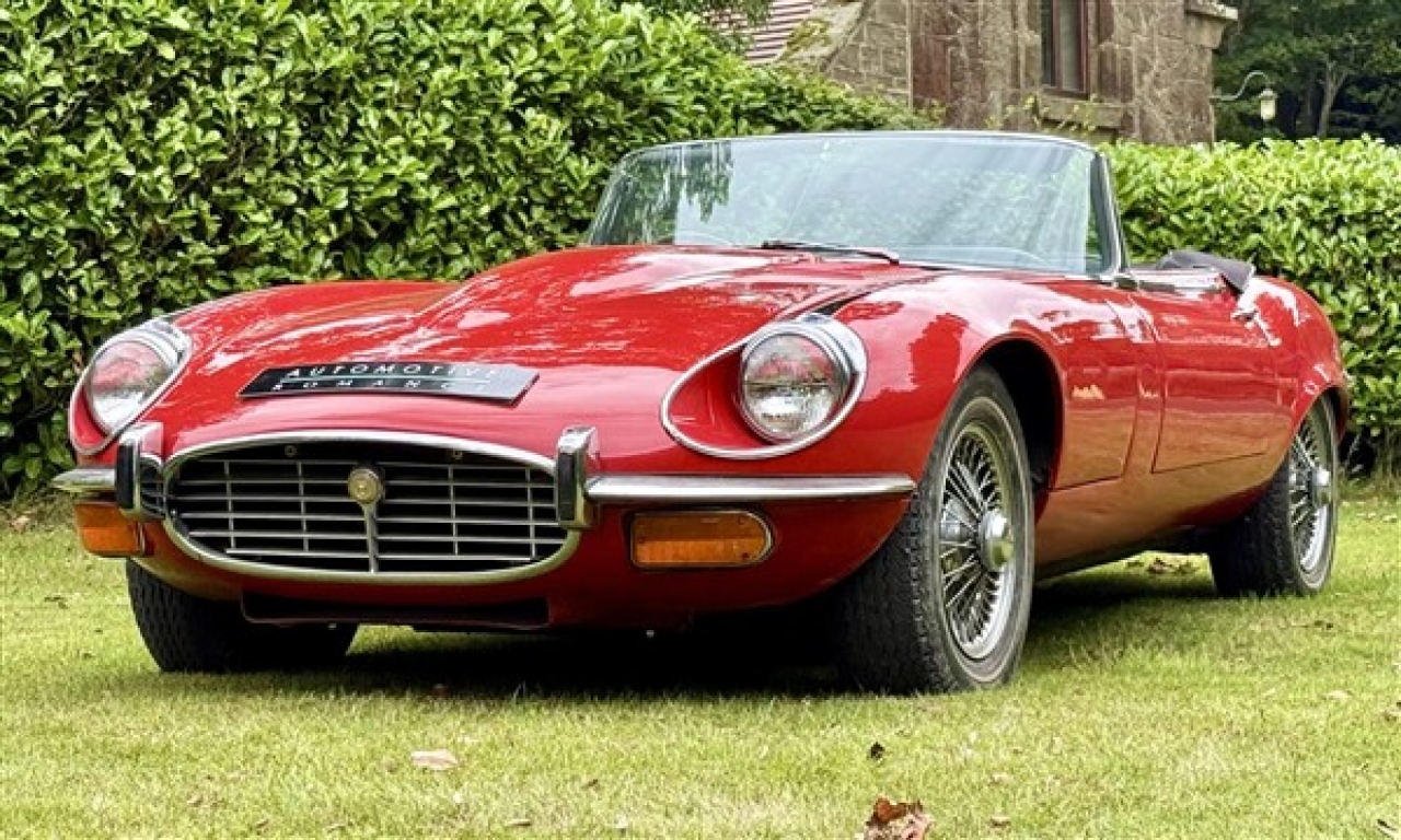 1974 Jaguar E-Type Roadster Series III V12