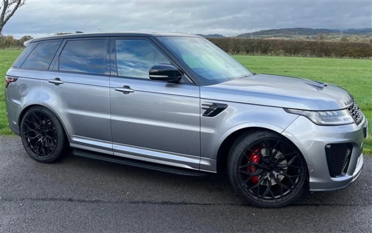 2020 Land Rover Range Rover SVR Carbon Edition