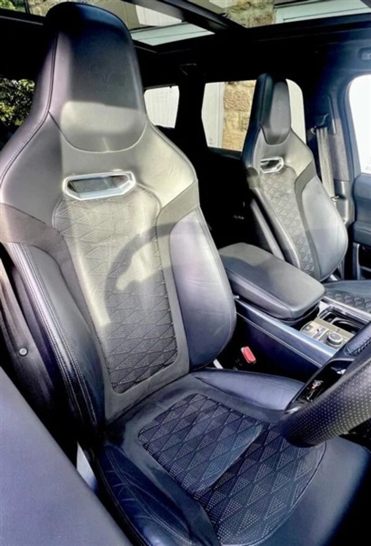 2020 Land Rover Range Rover SVR Carbon Edition
