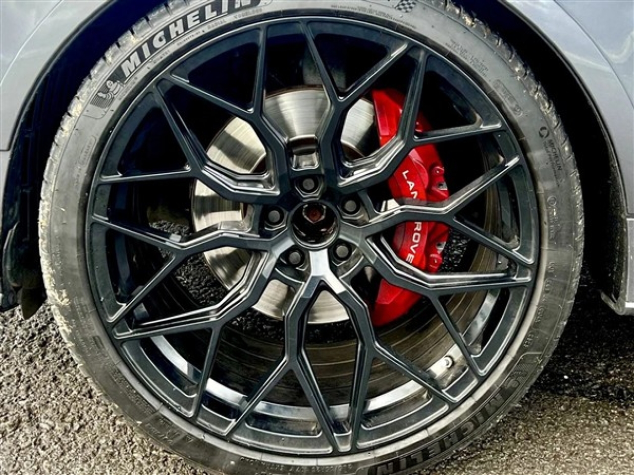 2020 Land Rover Range Rover SVR Carbon Edition
