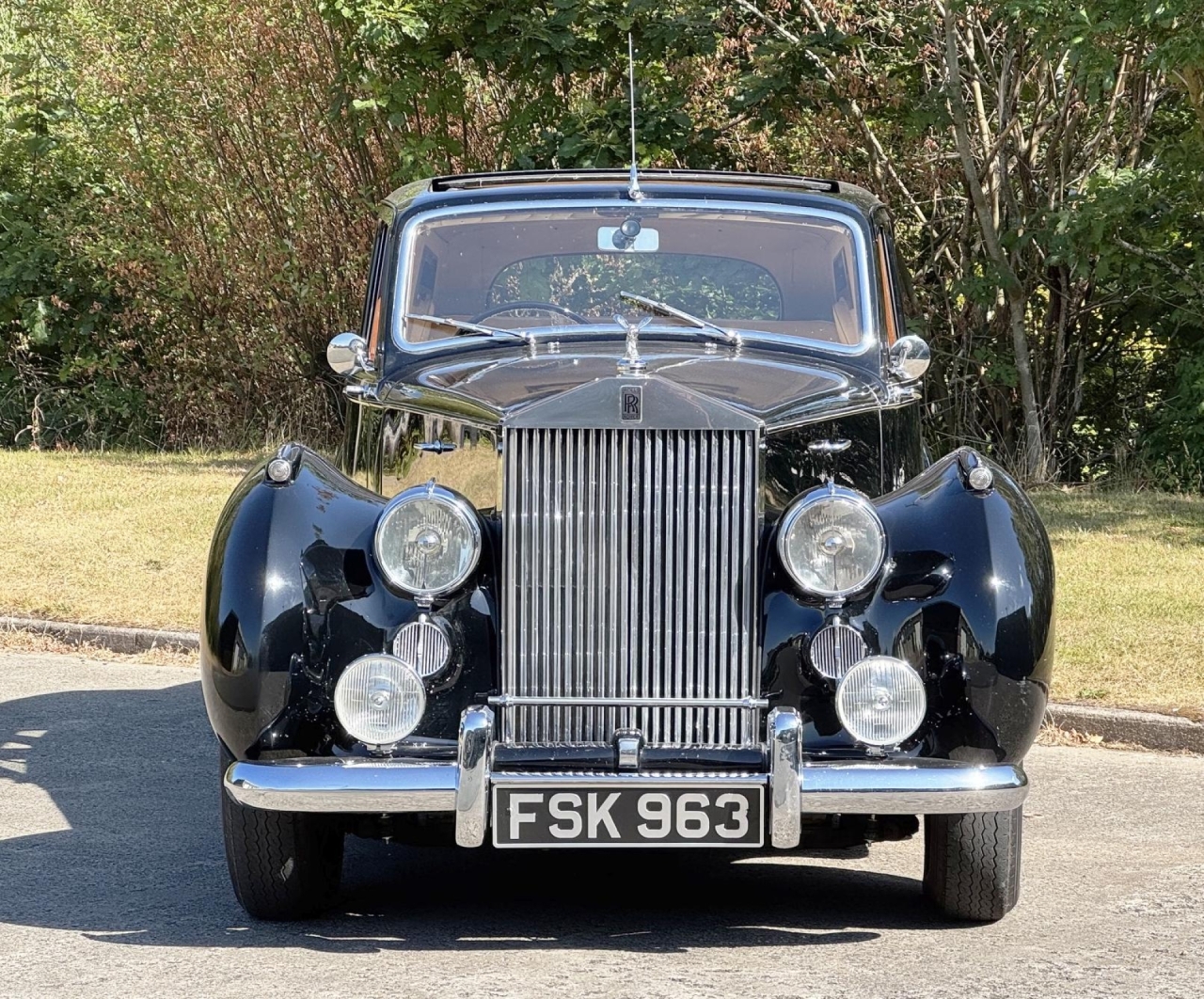 1954 Rolls-Royce Silver Dawn ‘Big Boot’ Automatic Saloon SOG68