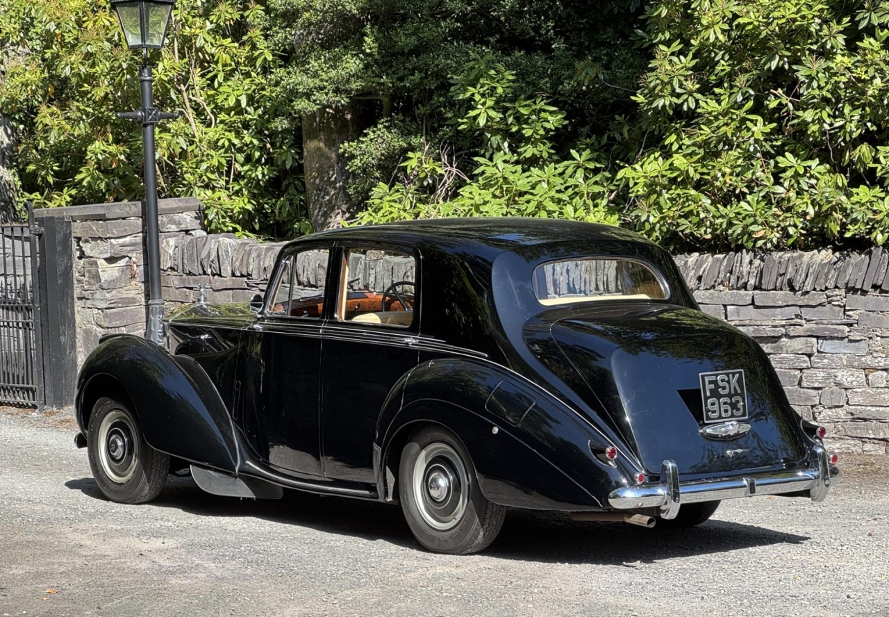 1954 Rolls-Royce Silver Dawn ‘Big Boot’ Automatic Saloon SOG68