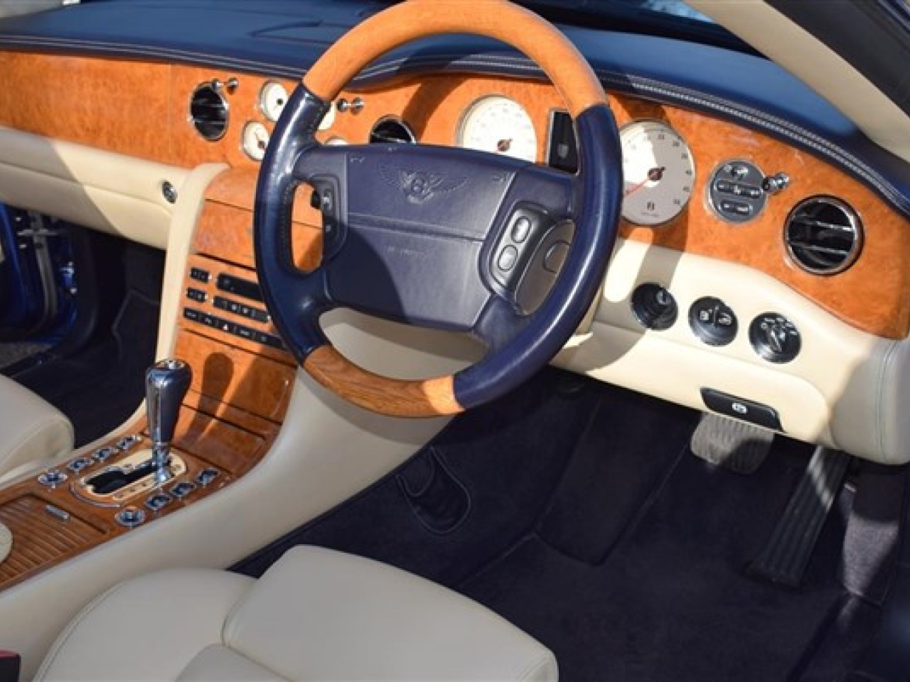 2007/07 Bentley Azure 