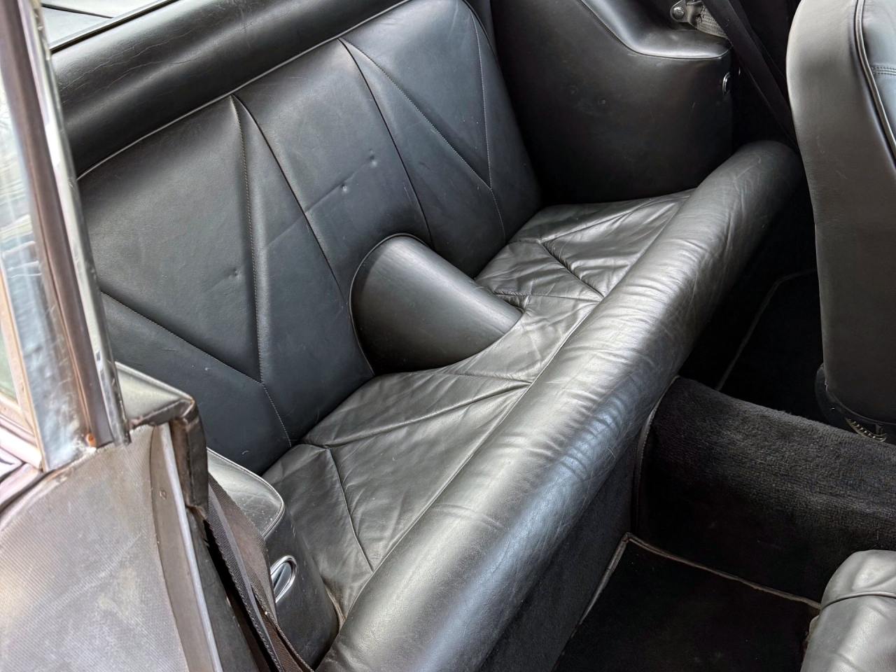 1968 Aston Martin DB6 Vantage Automatic 3468R