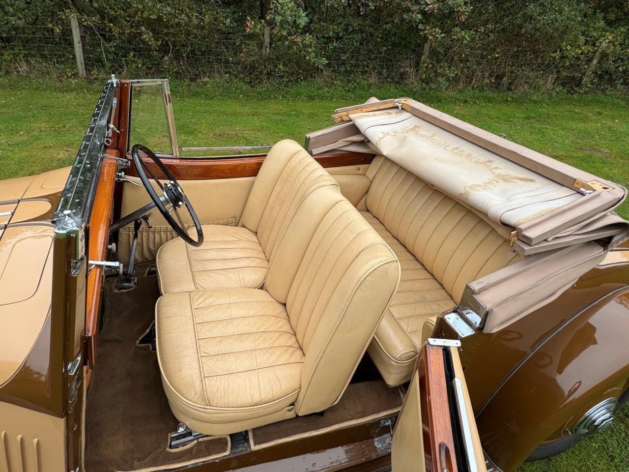 1933 Bentley 3.5 Litre Barker Sporting Drophead Coupe B17AE