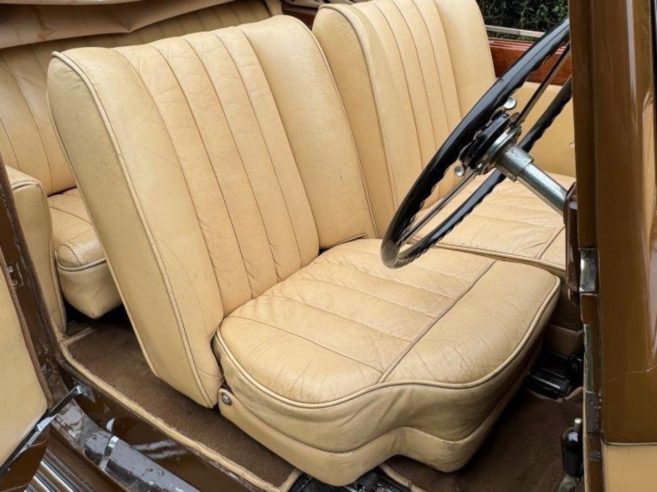 1933 Bentley 3.5 Litre Barker Sporting Drophead Coupe B17AE