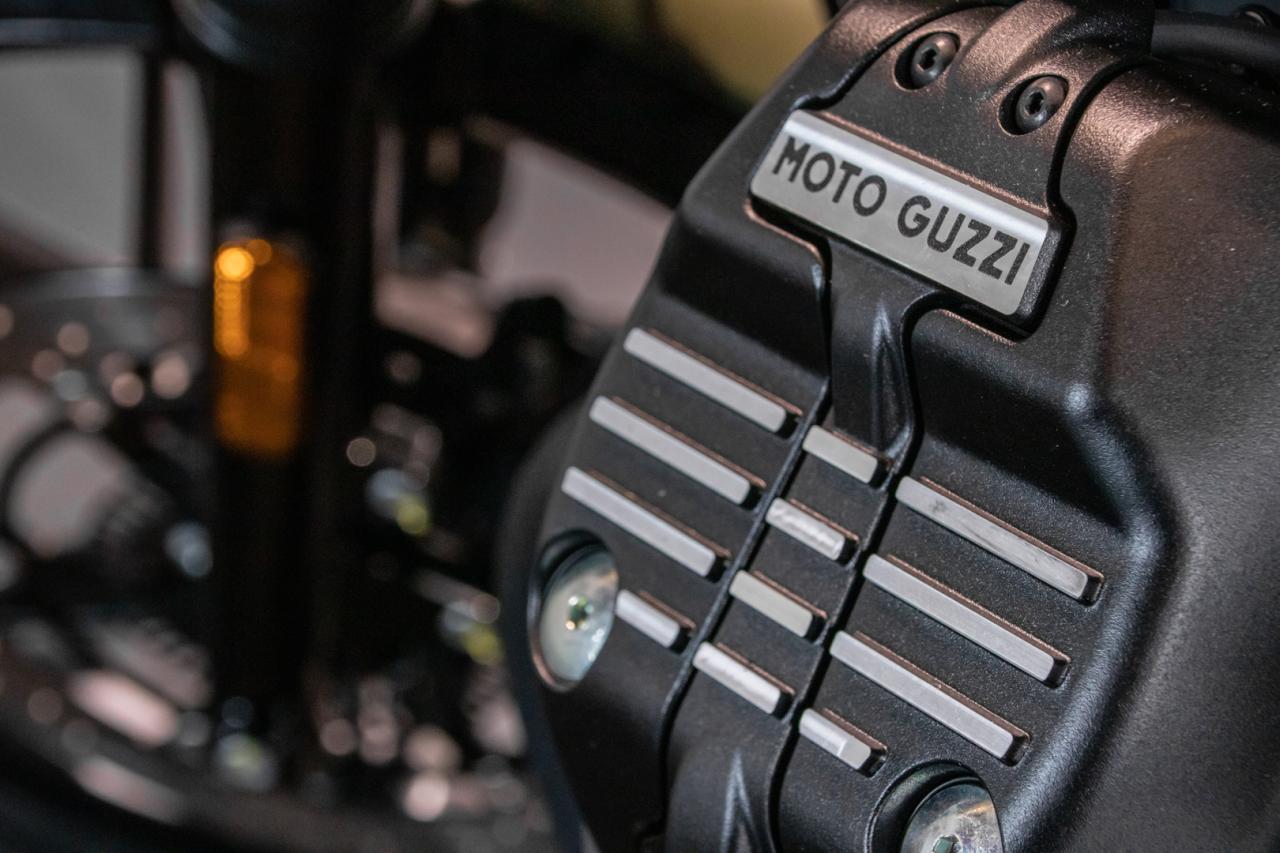 2022 Moto Guzzi V7 Stone Gucci Palace 04/50