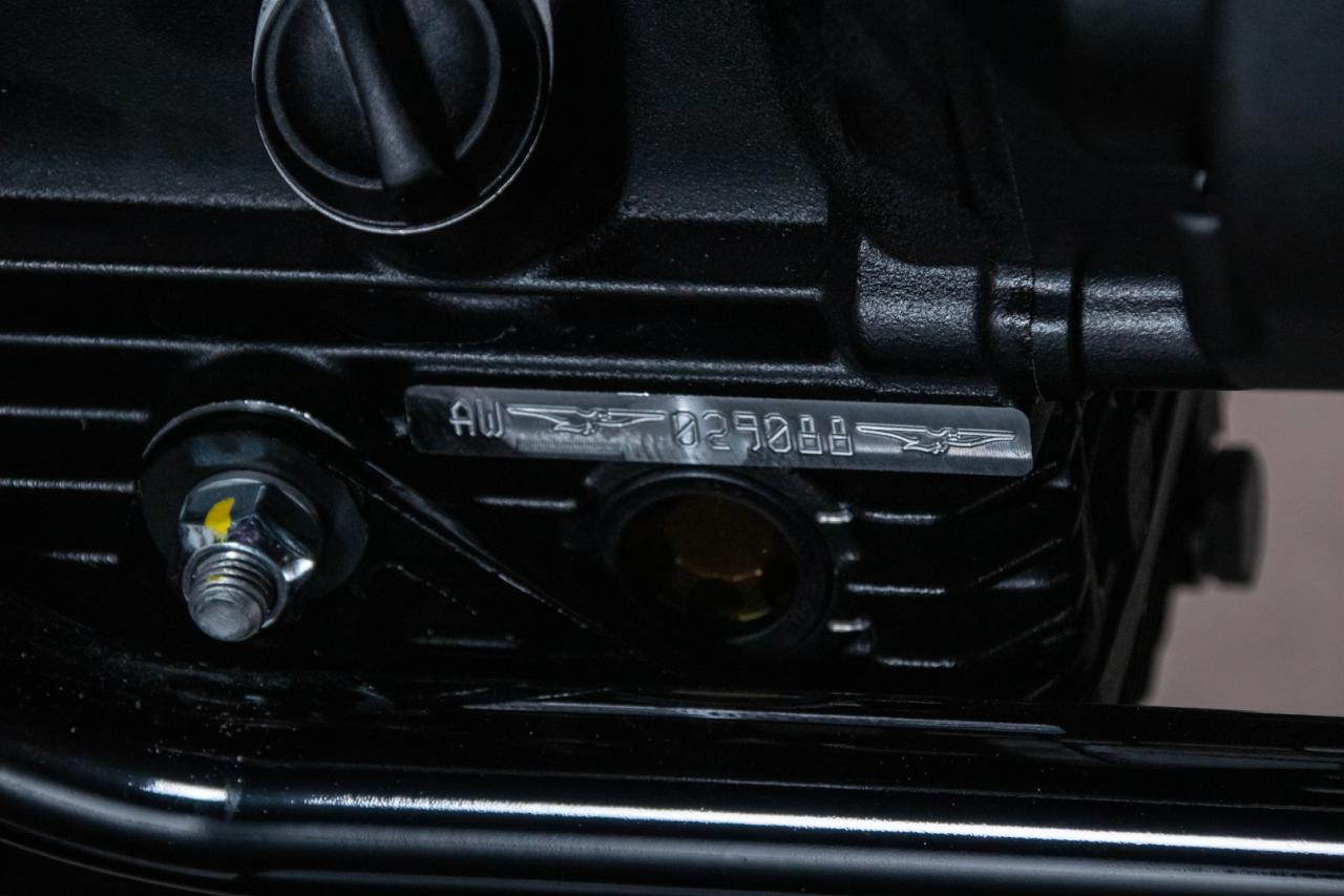 2022 Moto Guzzi V7 Stone Gucci Palace 04/50