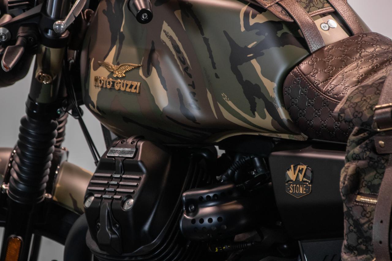 2022 Moto Guzzi V7 Stone Gucci Palace 04/50