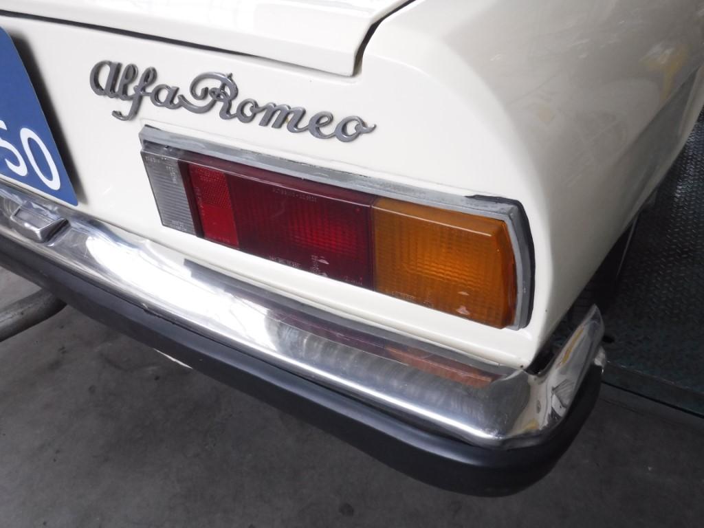 1976 Alfa Romeo 2000 spider veloce Creme