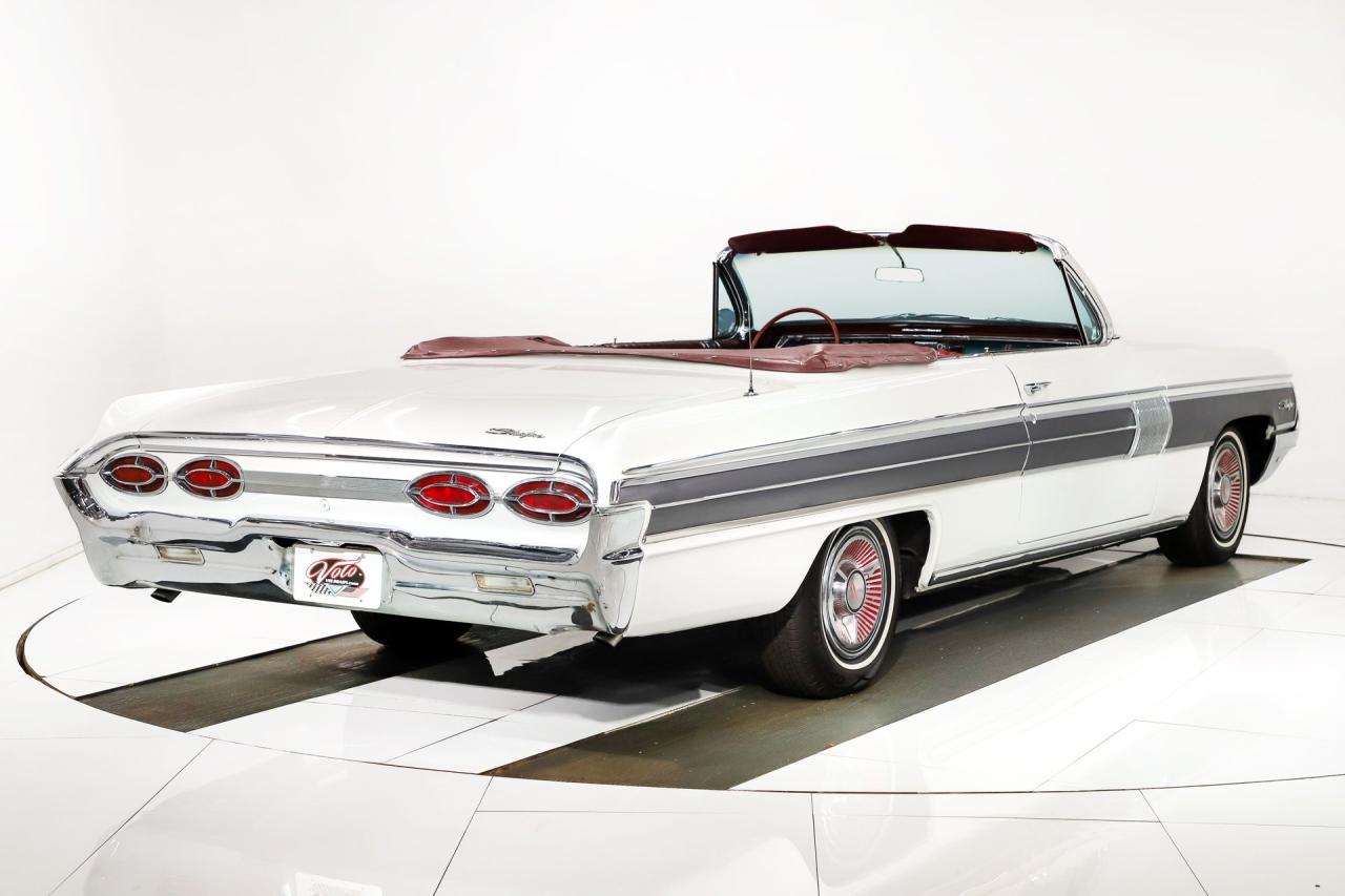 1962 Oldsmobile Starfire