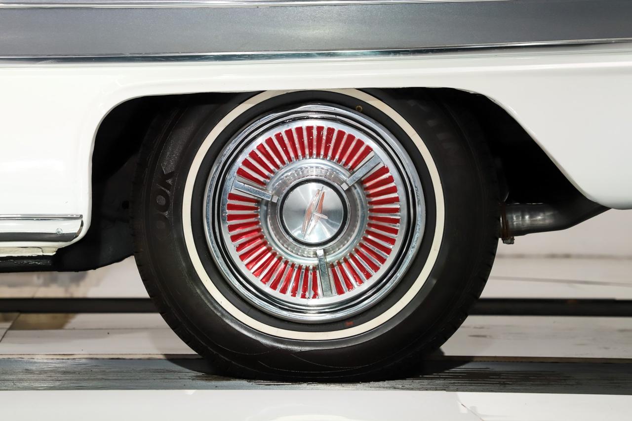 1962 Oldsmobile Starfire