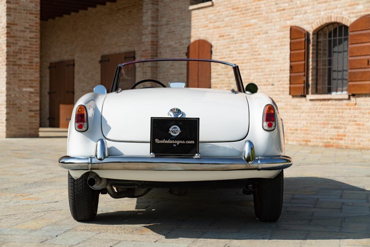 1960 Alfa Romeo Giulietta Spider Con Hardtop