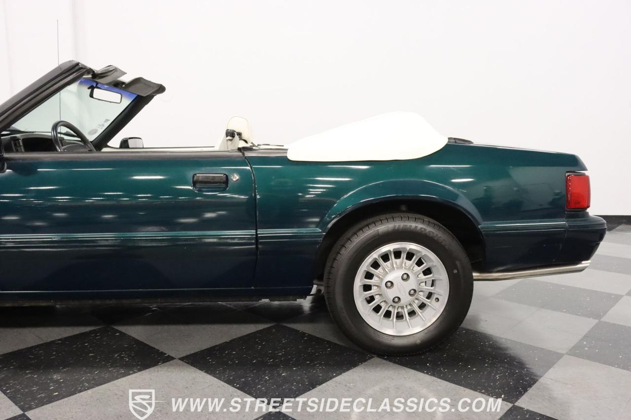 1990 Ford Mustang LX 7-UP Edition
