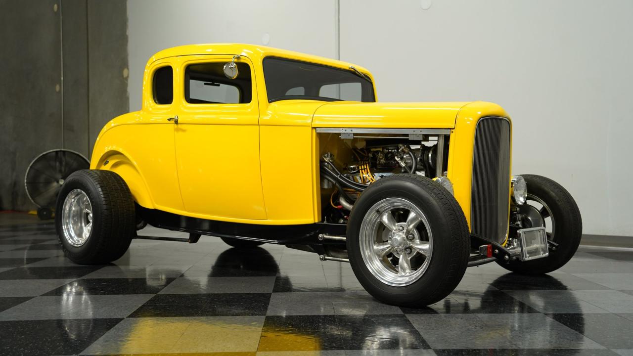 1932 Ford 5-Window Coupe