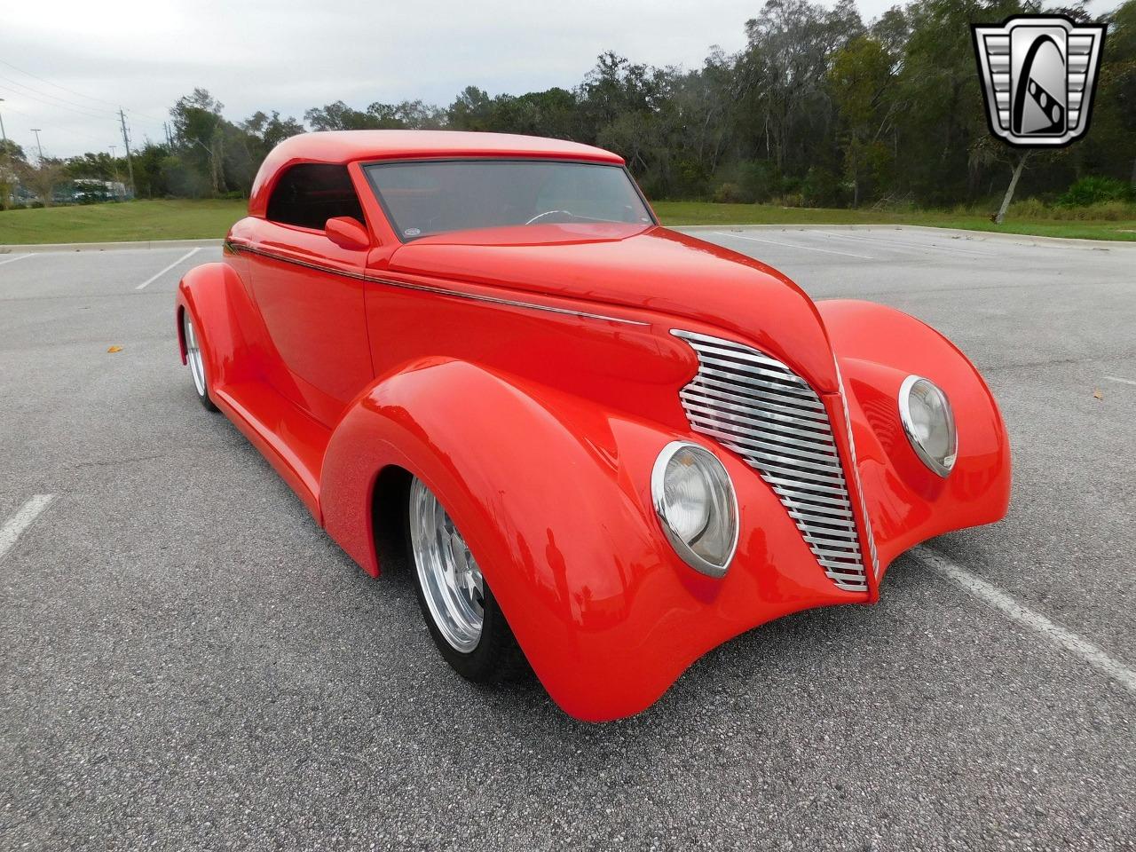 1939 Ford Custom