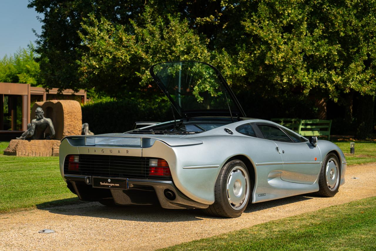 1993 Jaguar XJ 220