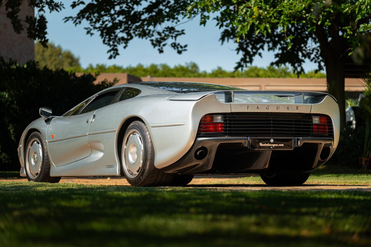 1993 Jaguar XJ 220