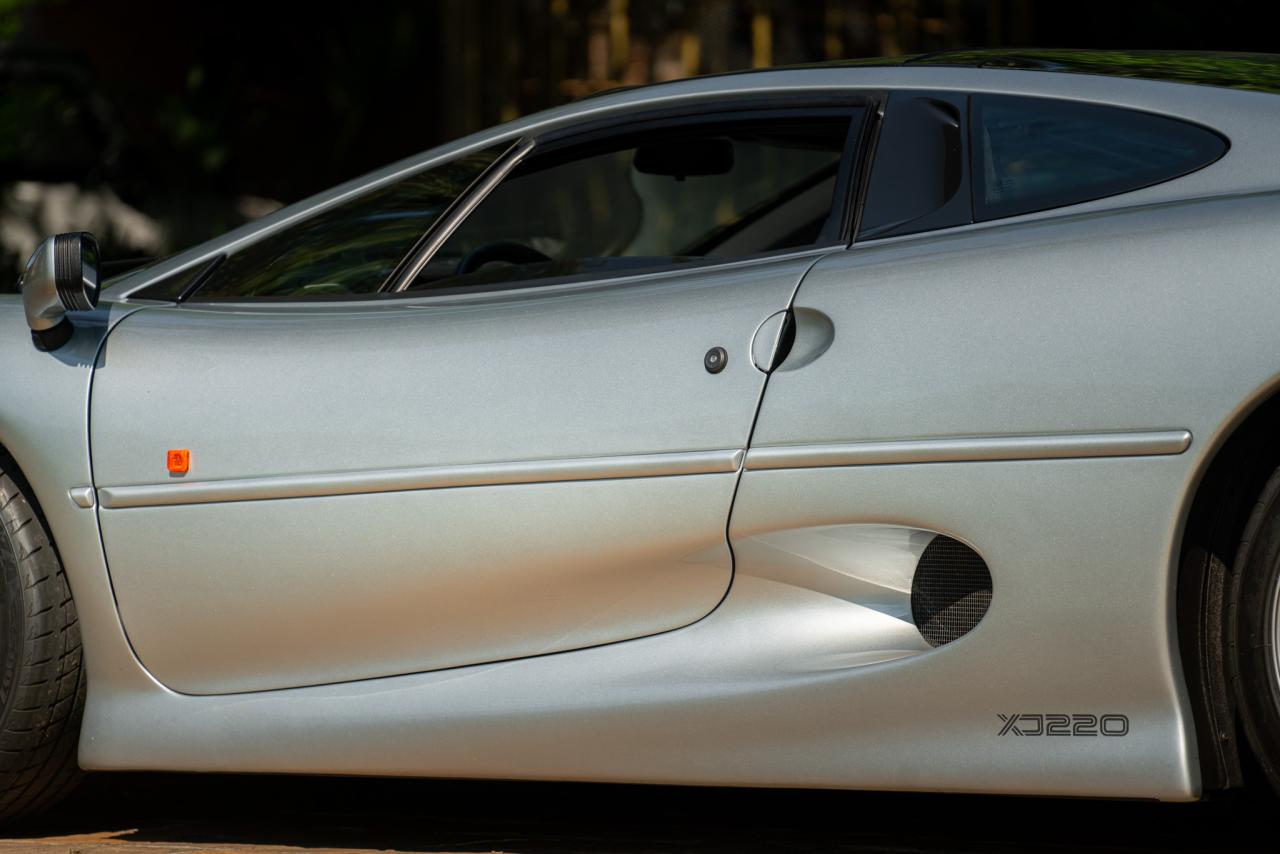 1993 Jaguar XJ 220