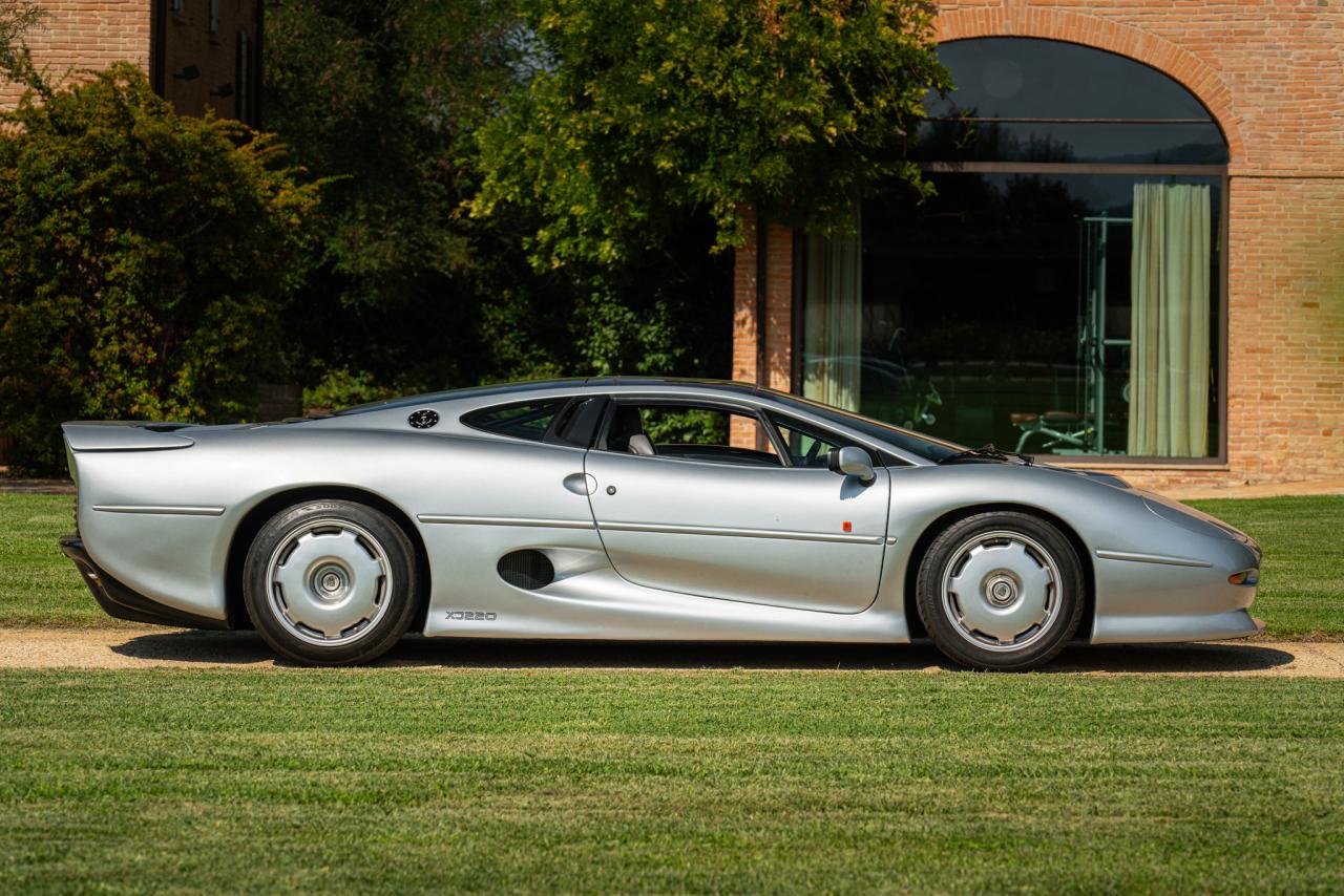 1993 Jaguar XJ 220