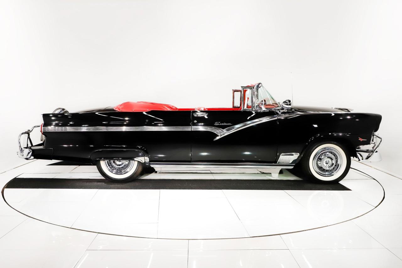 1956 Ford Fairlane Sunliner