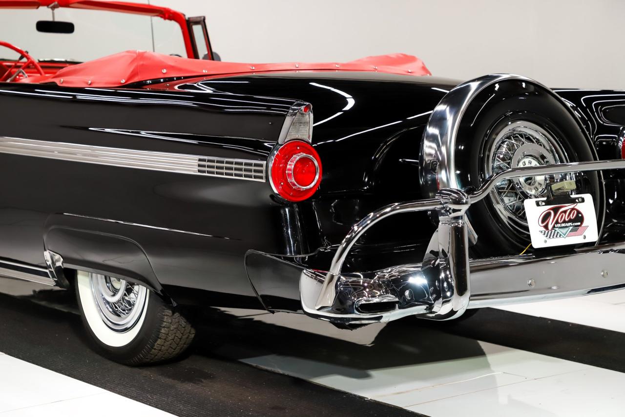 1956 Ford Fairlane Sunliner