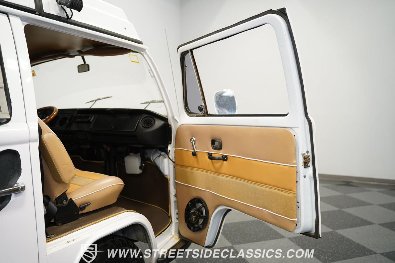 1972 Volkswagen Type 2 Westfalia Camper Van