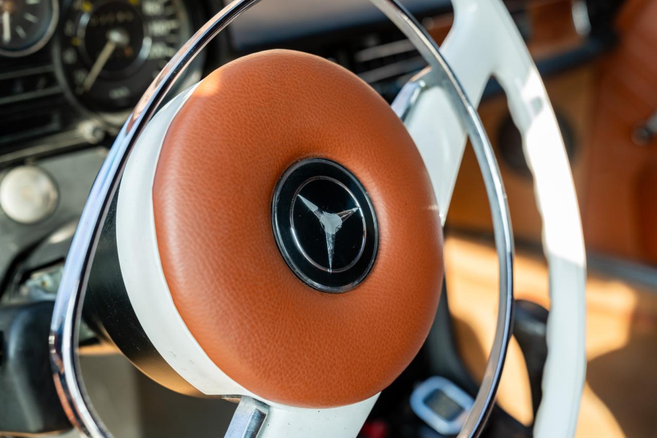 1970 Mercedes - Benz 250 CE