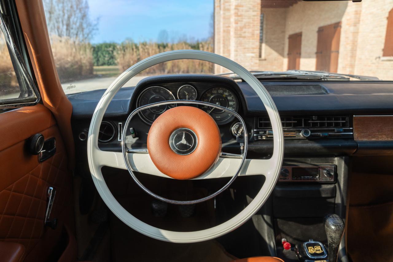 1970 Mercedes - Benz 250 CE