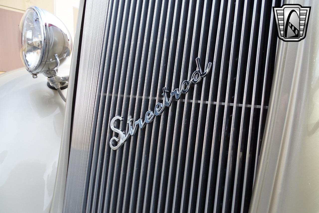 1934 Chevrolet 3 Window