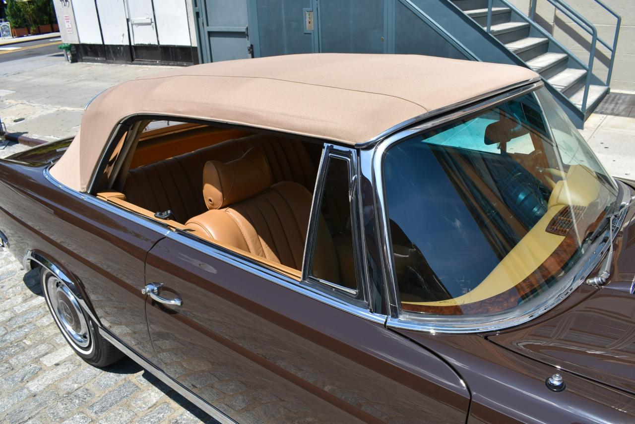 1971 Mercedes - Benz 280SE 3.5 Cabriolet - Fully Restored