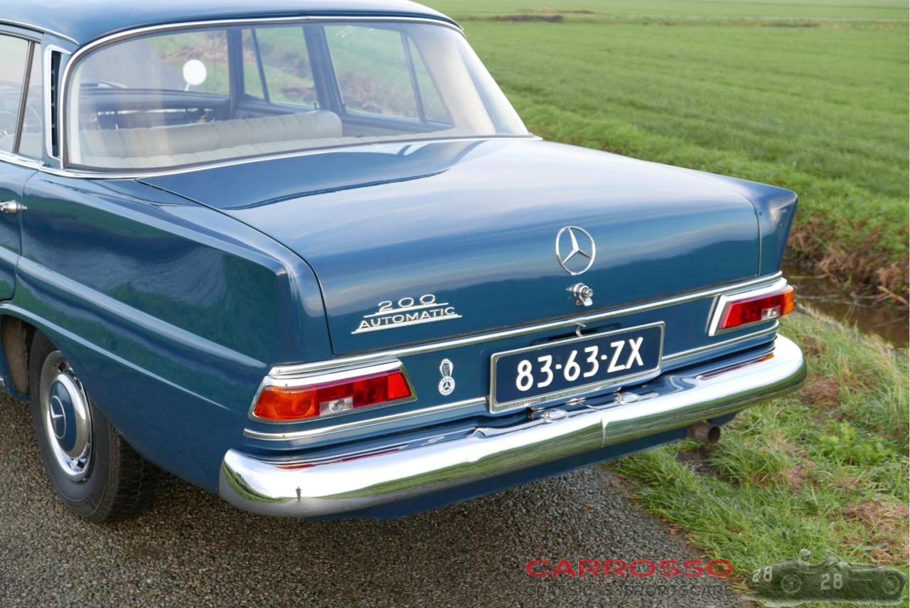 1967 Mercedes - Benz 200-serie