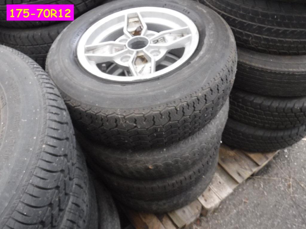 1900 Wheels Several classic car wheels