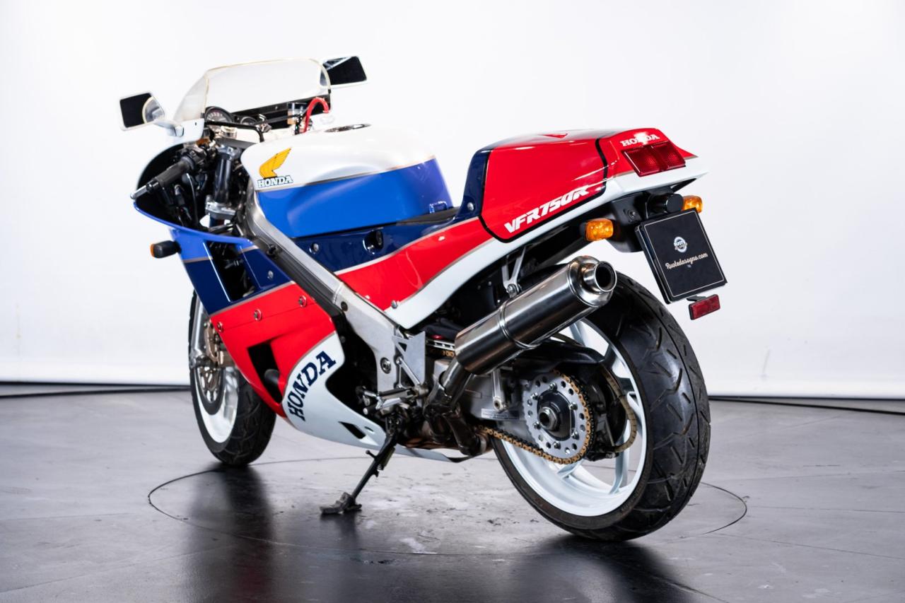 1989 Honda VFR 750 r (RC 30)
