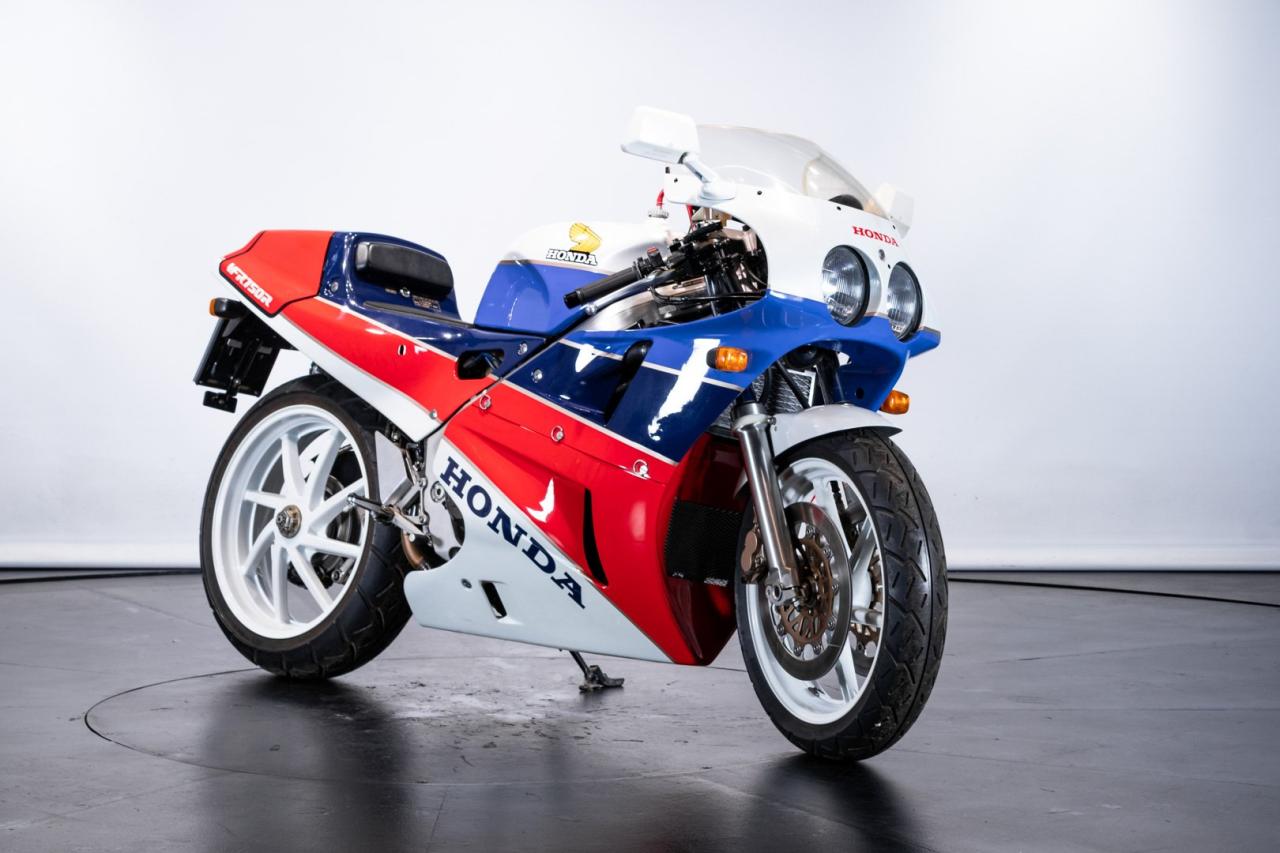 1989 Honda VFR 750 r (RC 30)
